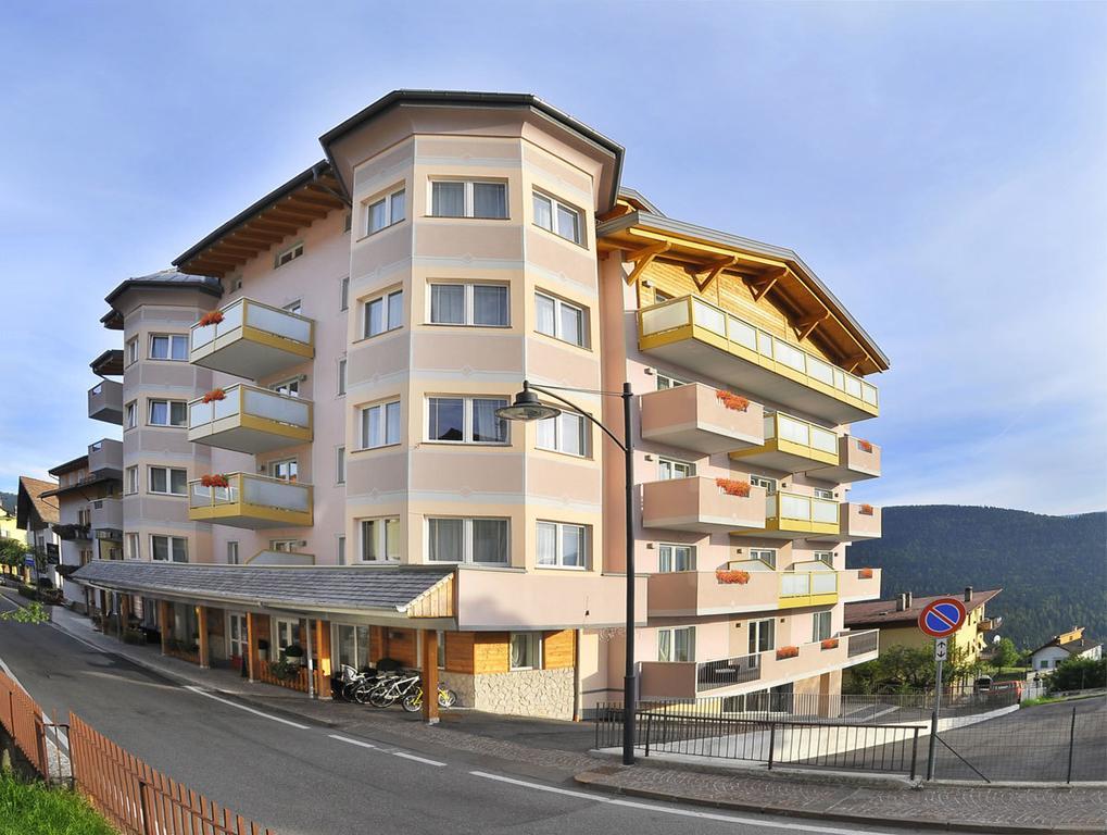 Hotel Luna Bianca Folgaria Buitenkant foto
