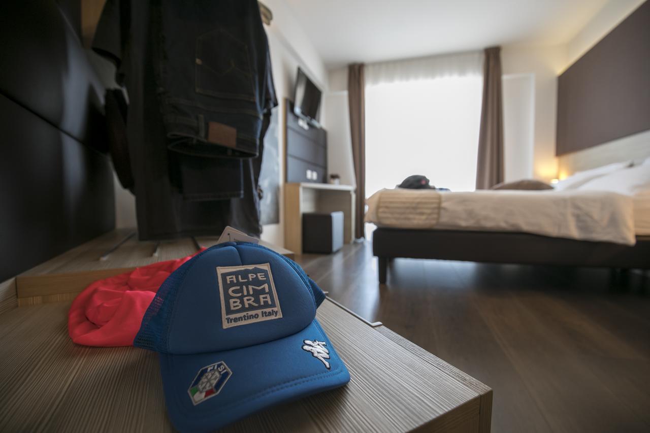 Hotel Luna Bianca Folgaria Buitenkant foto